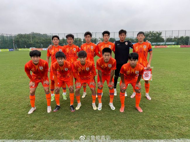 出场29分钟，20投14中，拿到了34分10篮板6助攻，连刷纪录。